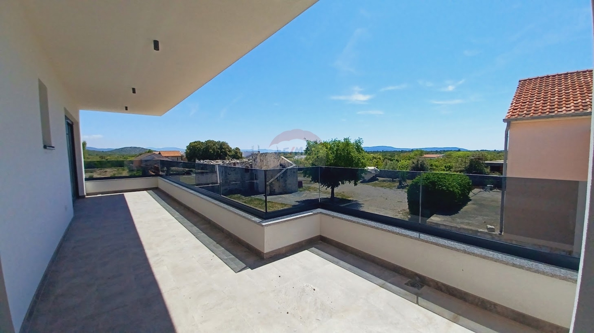 Appartamento di lusso con piscina 