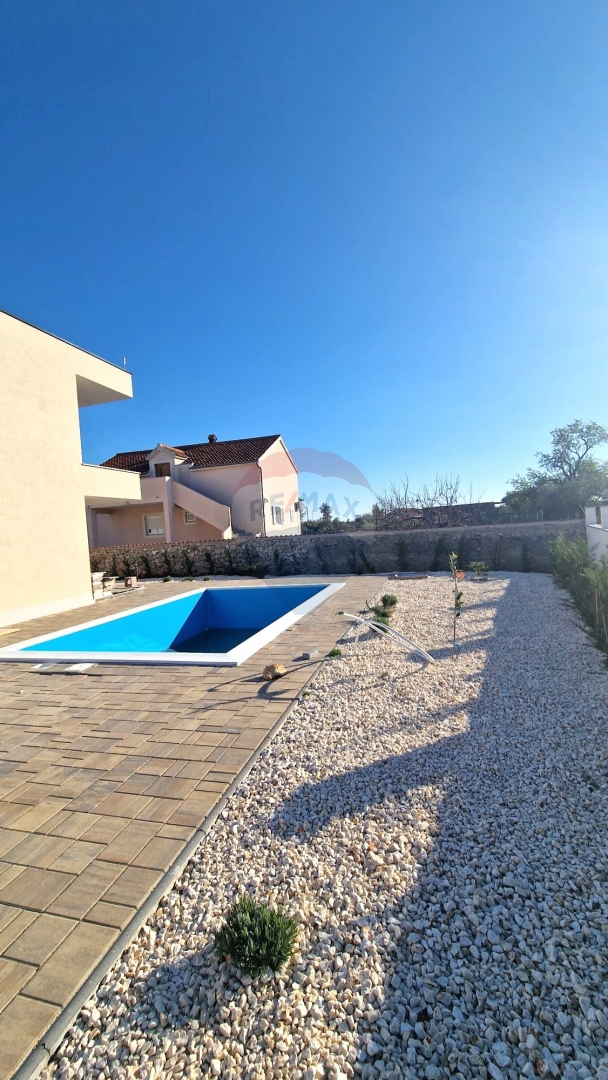 Appartamento di lusso con piscina 