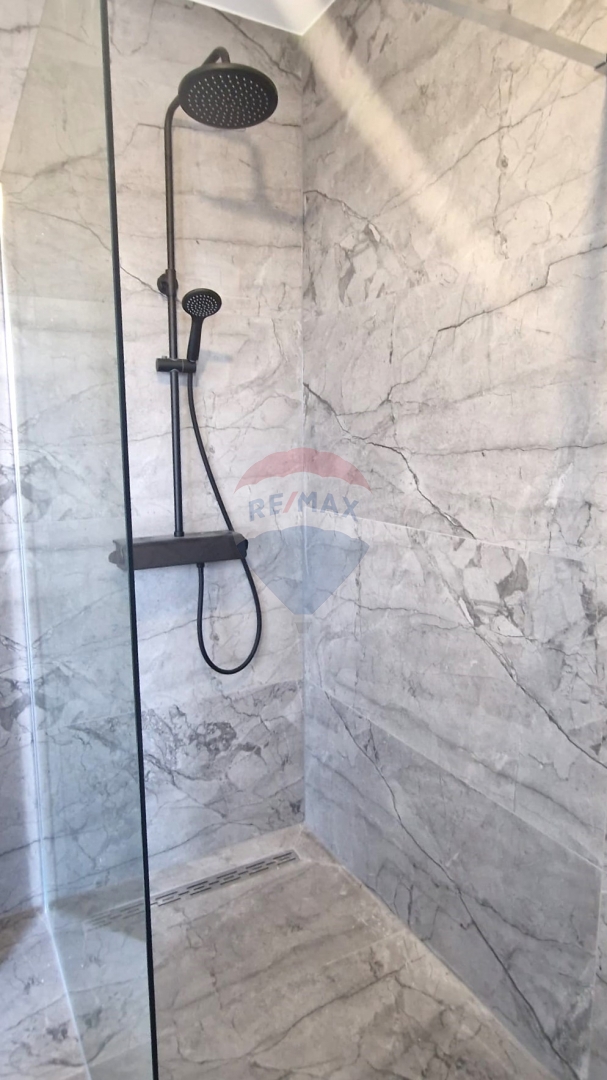 Appartamento di lusso con piscina 