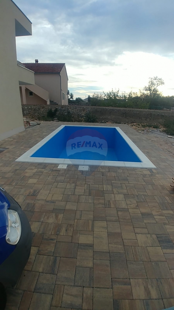 Appartamento di lusso con piscina 