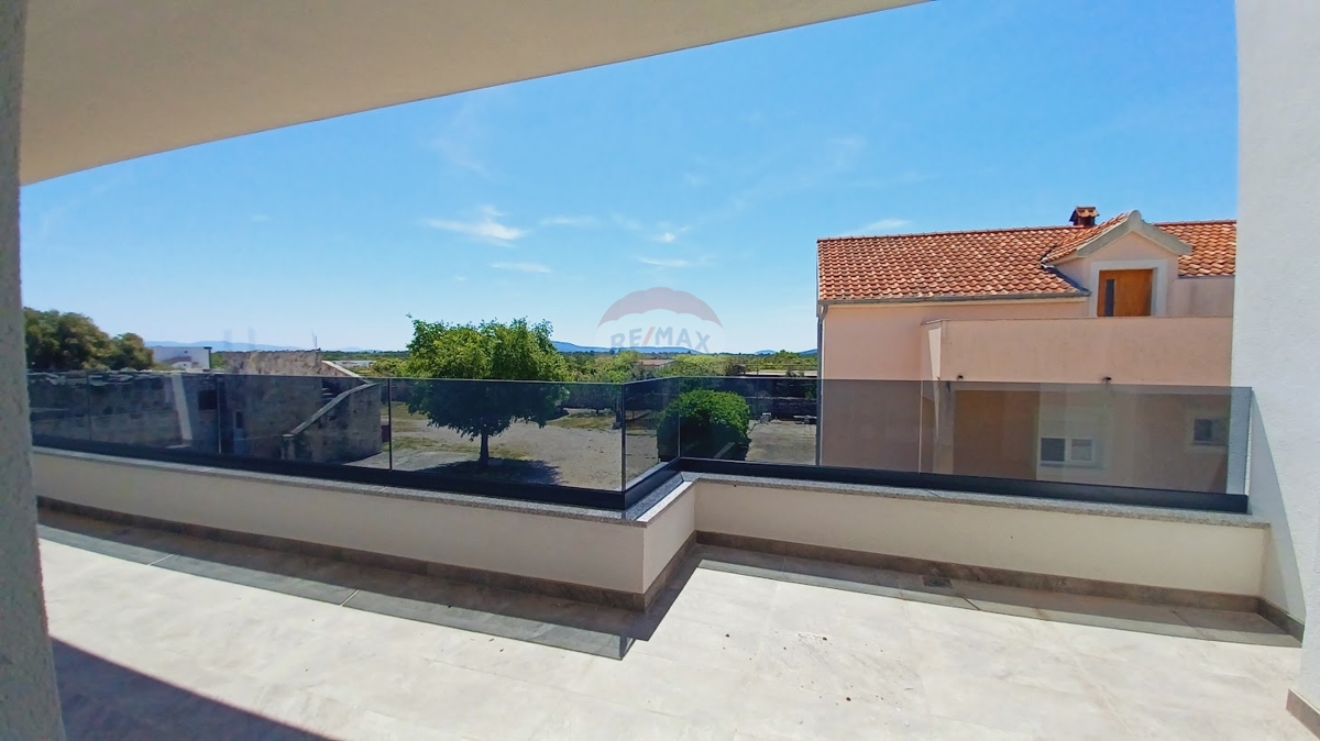 Appartamento di lusso con piscina 