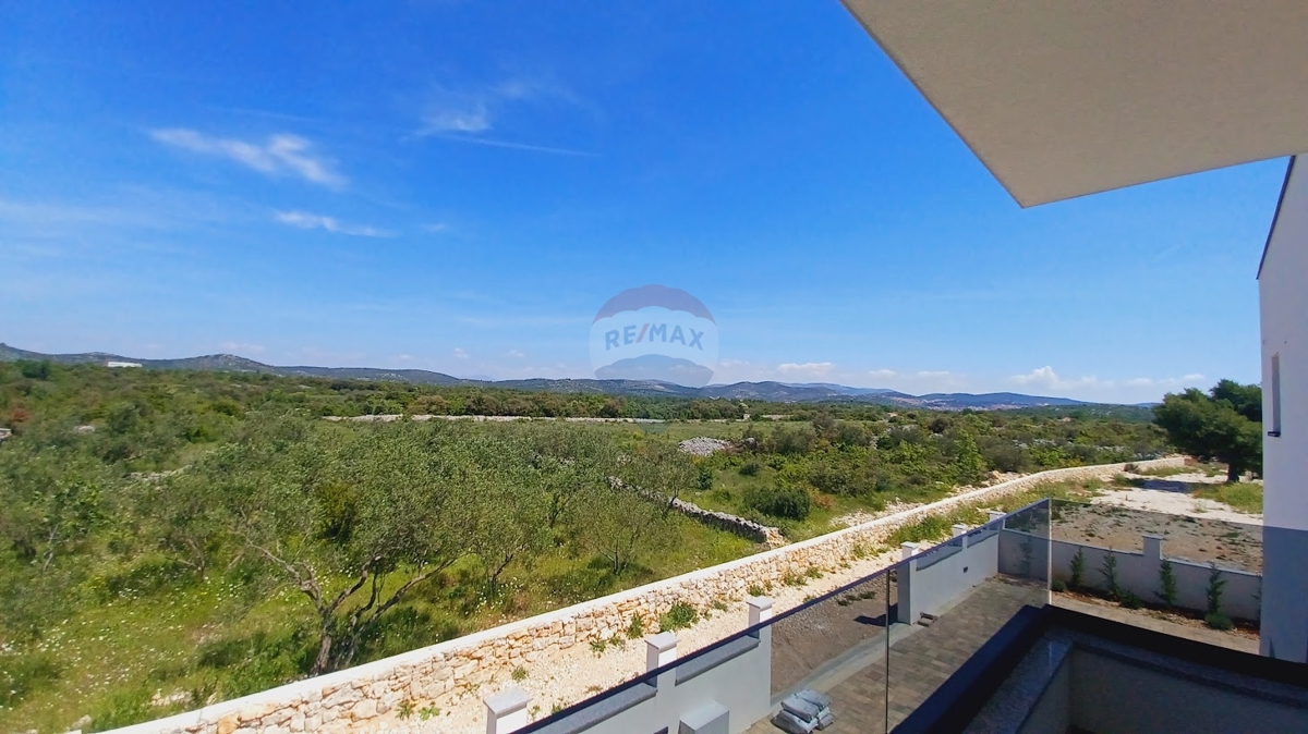 Appartamento di lusso con piscina 