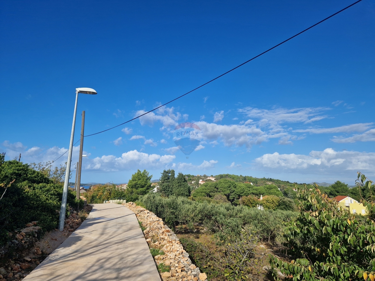 Terreno Prvić Šepurine, Vodice, 700m2
