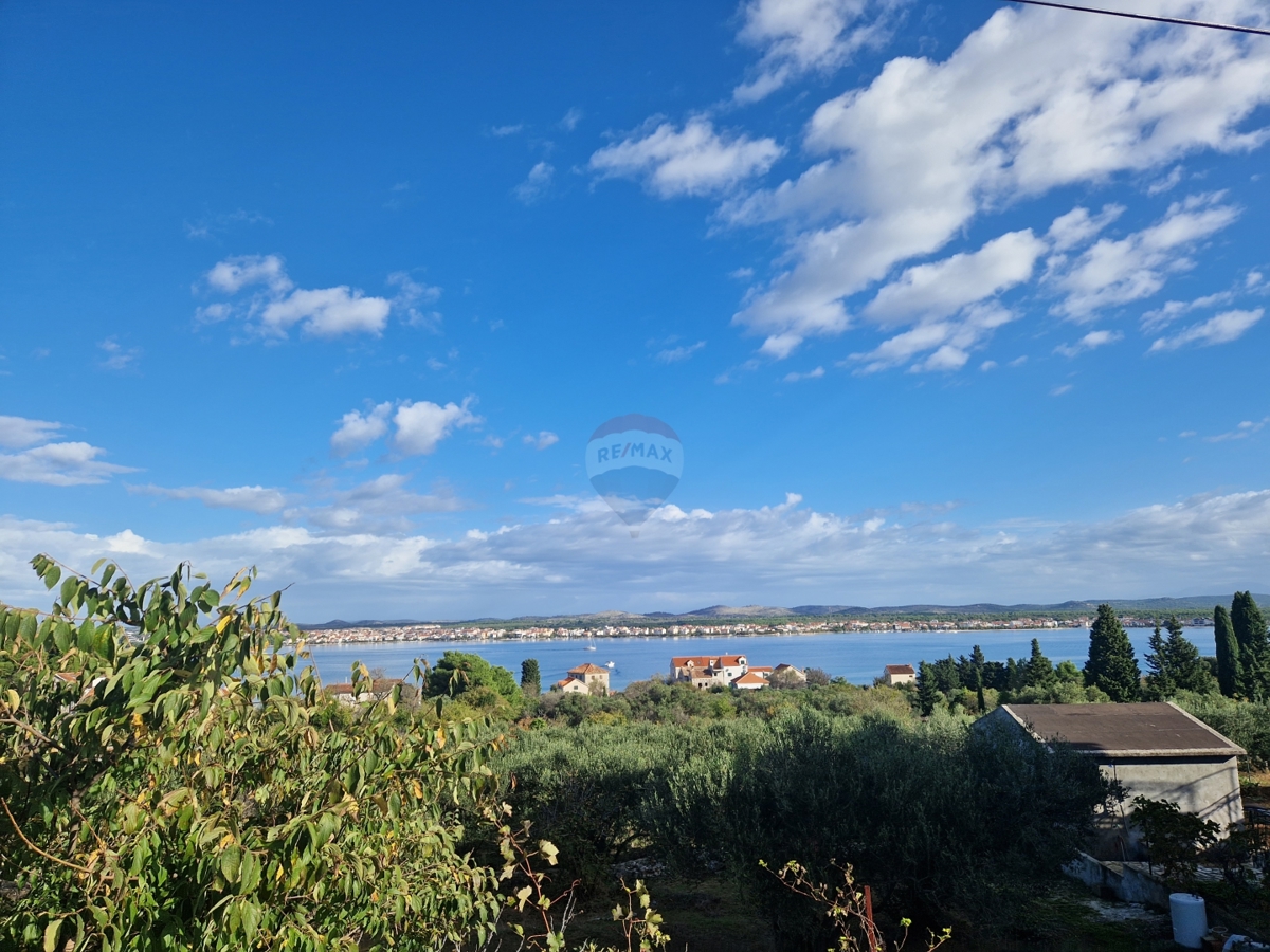 Terreno Prvić Šepurine, Vodice, 700m2