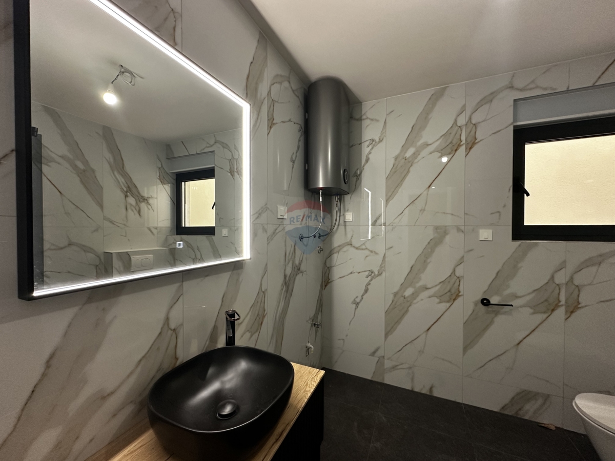 Appartamento Rogoznica, 77,02m2