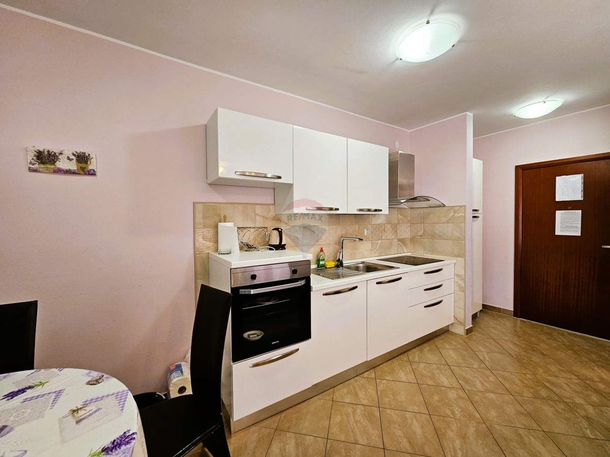 Appartamento bilocale al 1° piano, 64,4m2 Čelina, Rogoznica