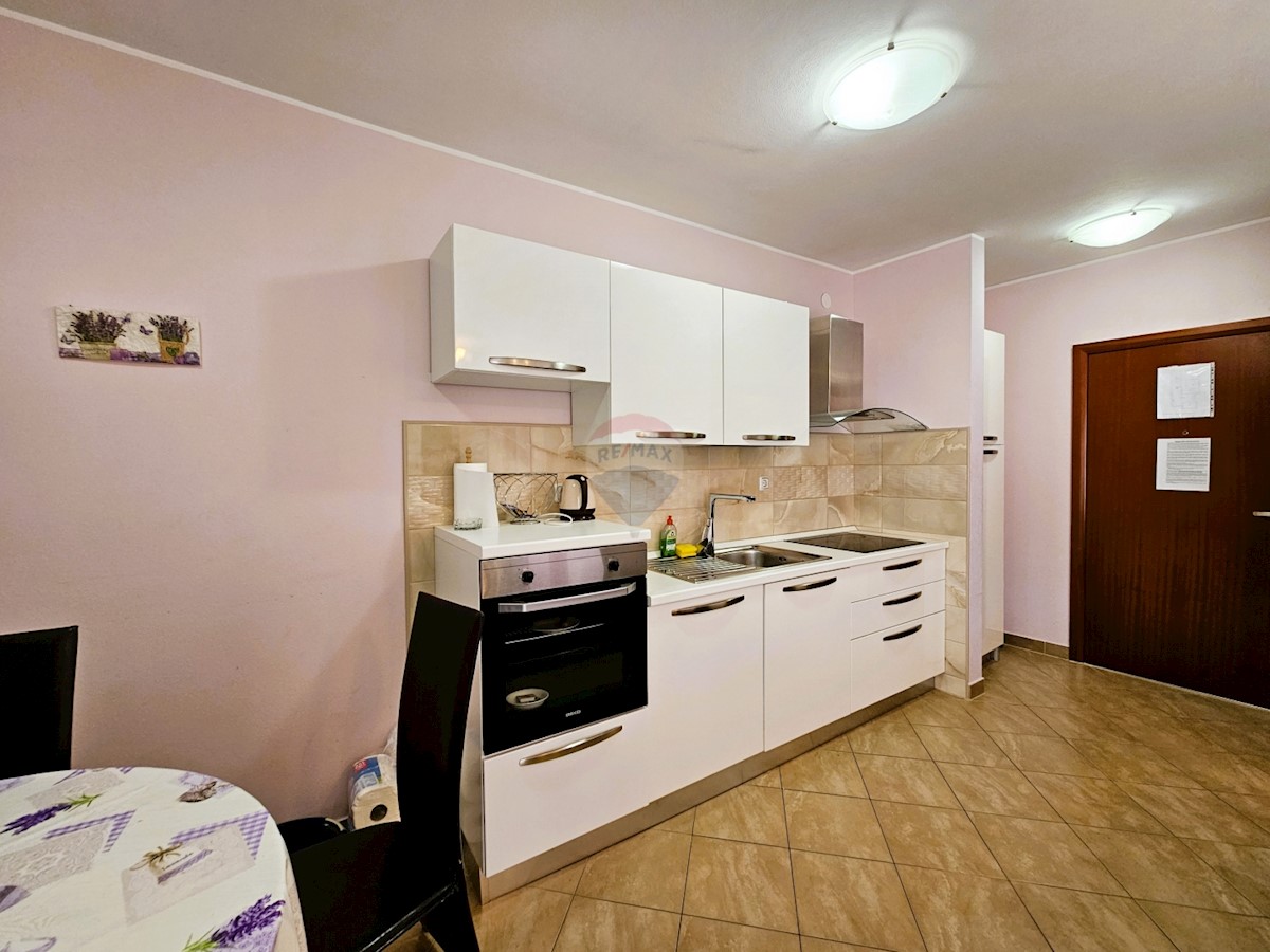 Appartamento bilocale al 1° piano, 64,4m2 Čelina, Rogoznica