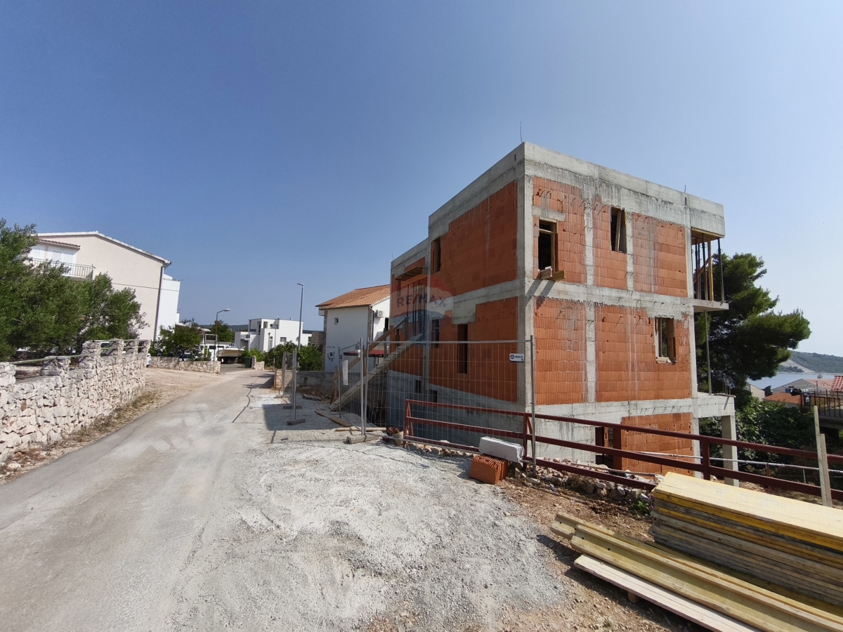 Appartamento a due piani con una bellissima vista, Primošten