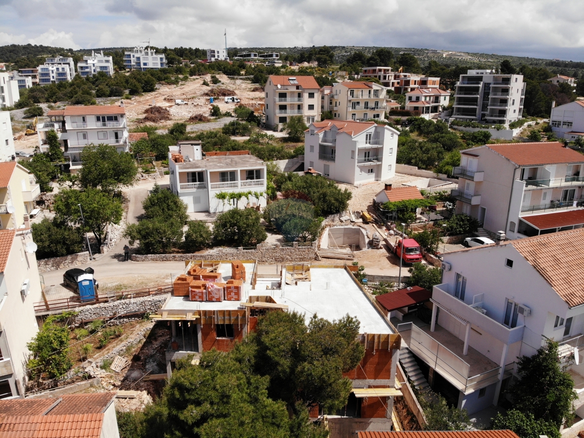 Appartamento a due piani con una bellissima vista, Primošten