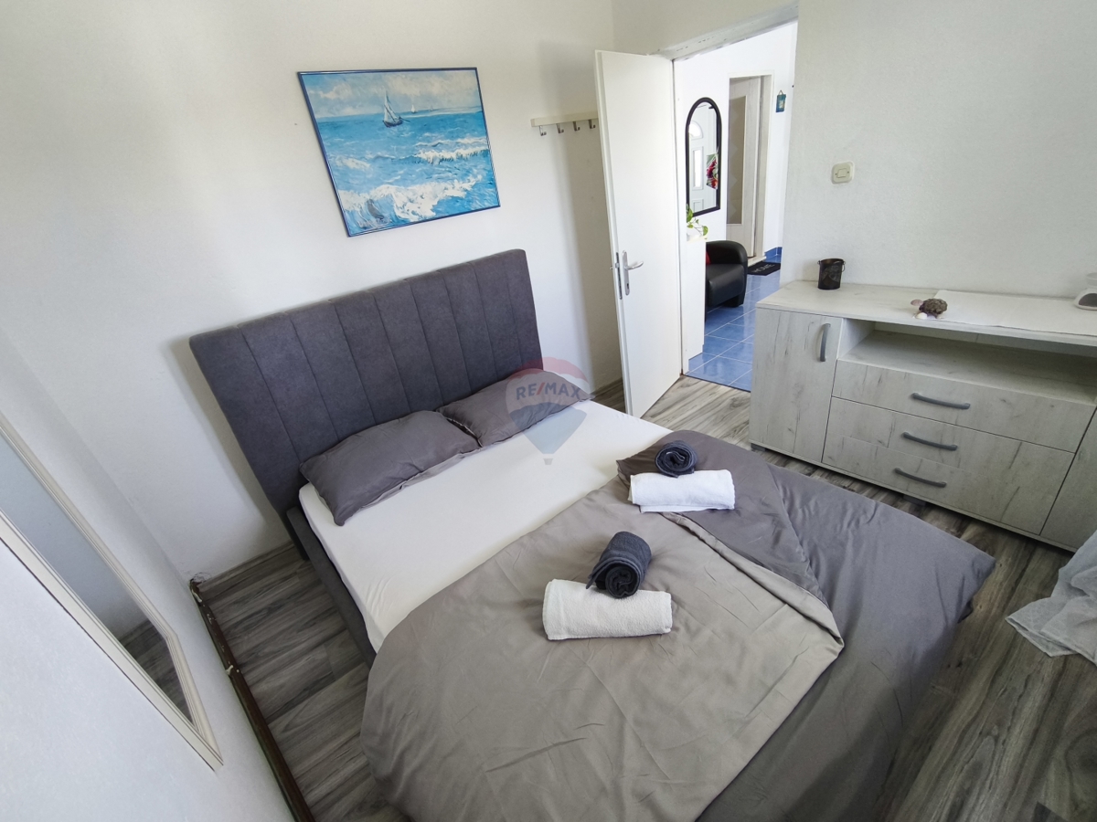 Appartamento con due camere da letto con piscina e garage al piano terra - posizione tranquilla, Vadalj