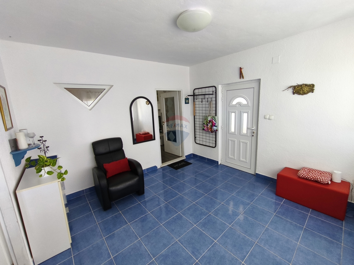 Appartamento con due camere da letto con piscina e garage al piano terra - posizione tranquilla, Vadalj