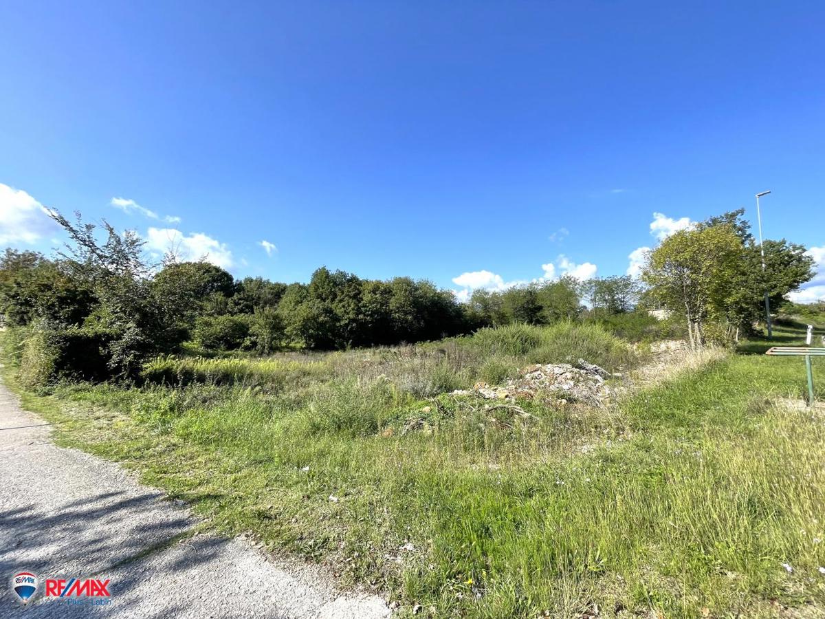 Cantiere Kršan, 885m2