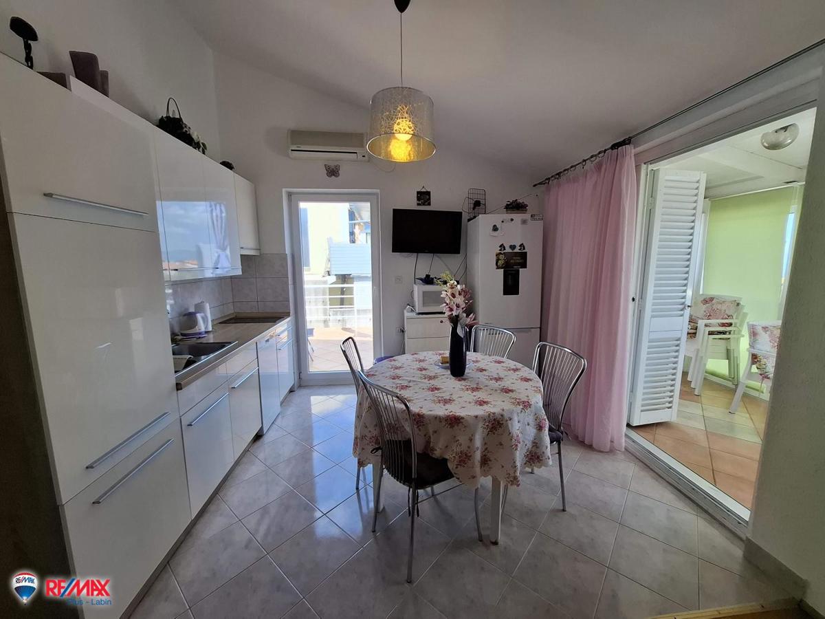 Casa Ravni, Raša, 77m2