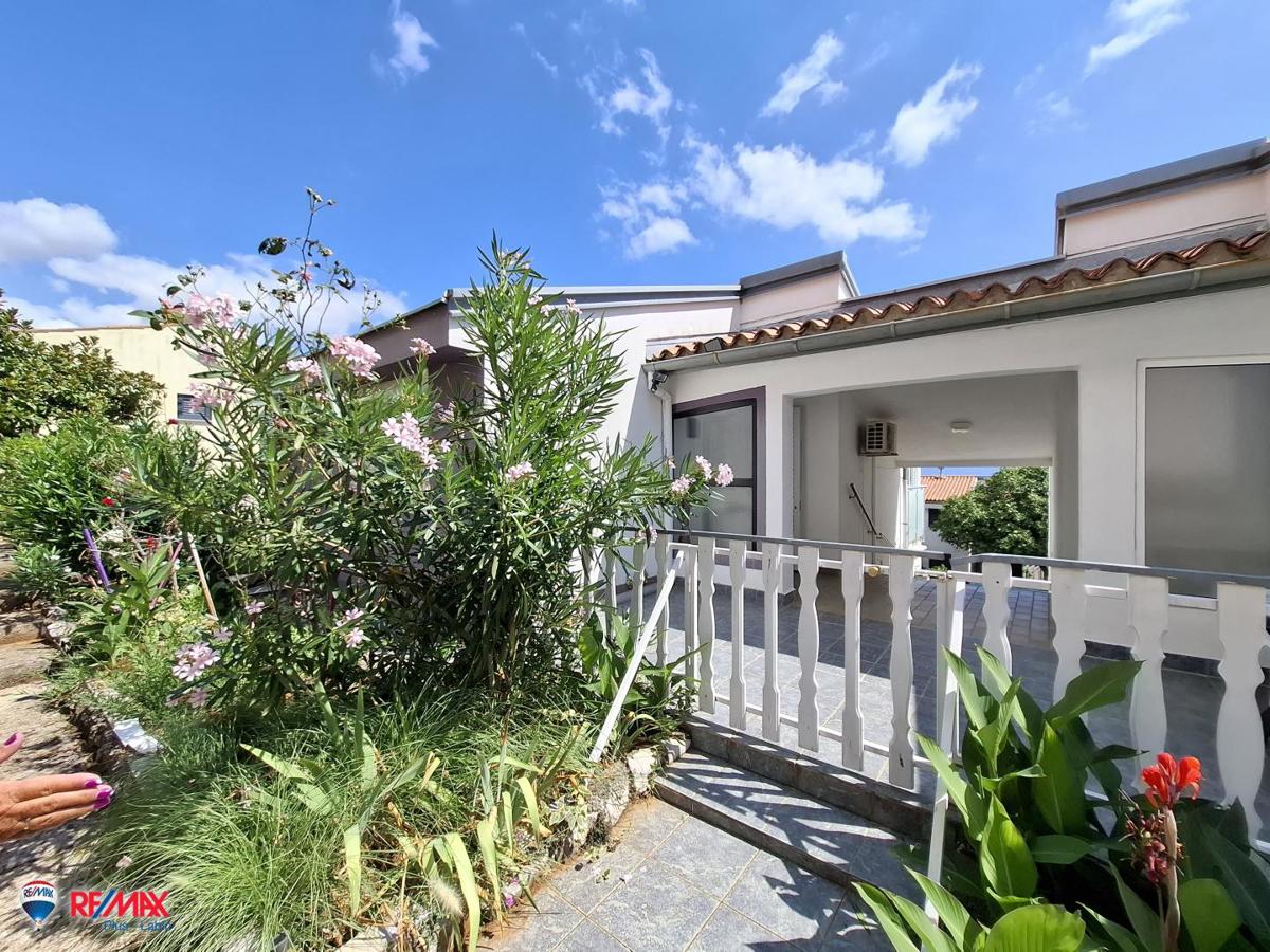 Casa Ravni, Raša, 77m2