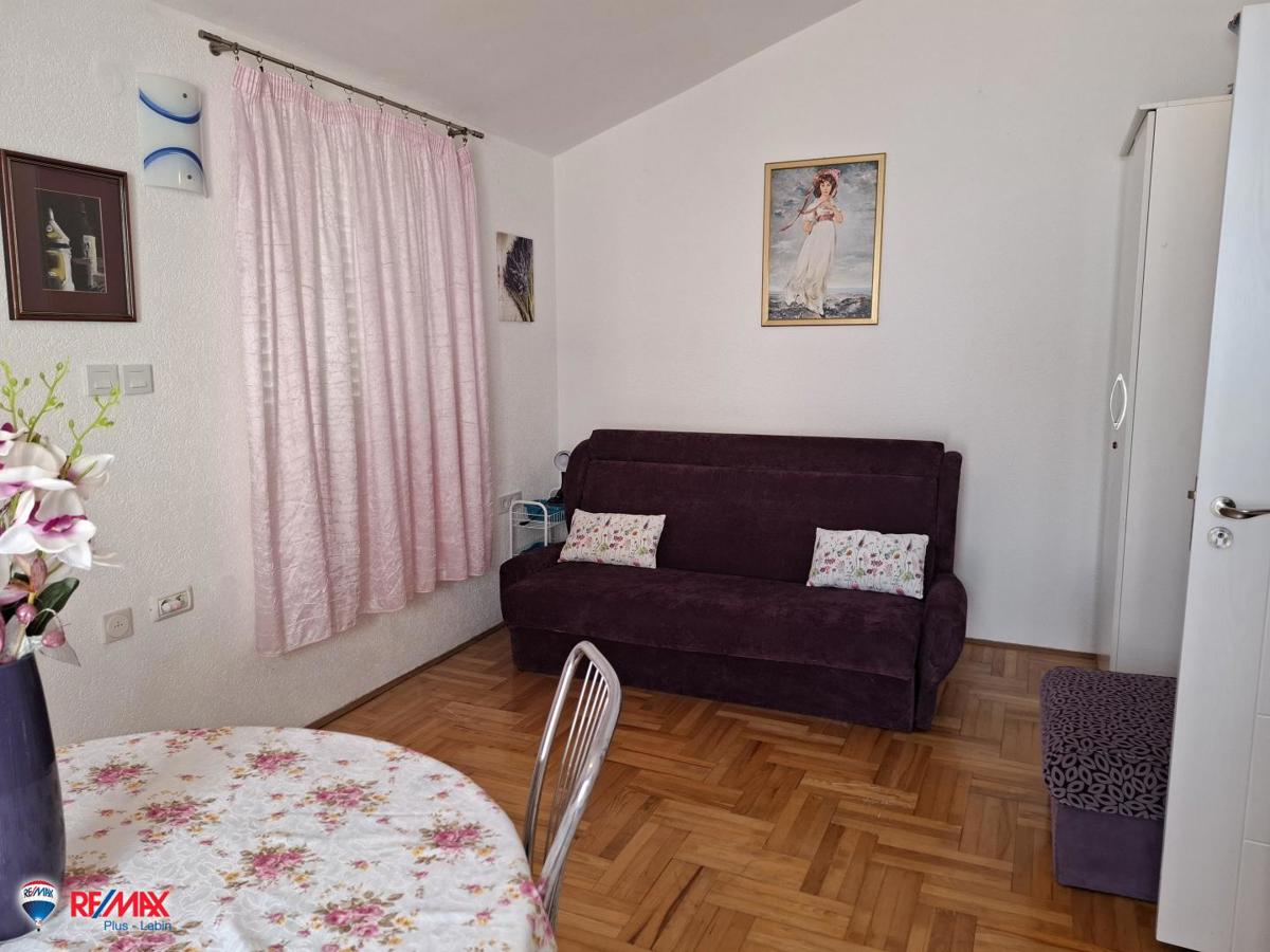Casa Ravni, Raša, 77m2