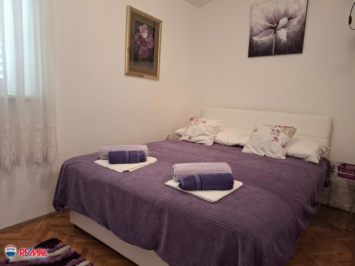 Casa Ravni, Raša, 77m2