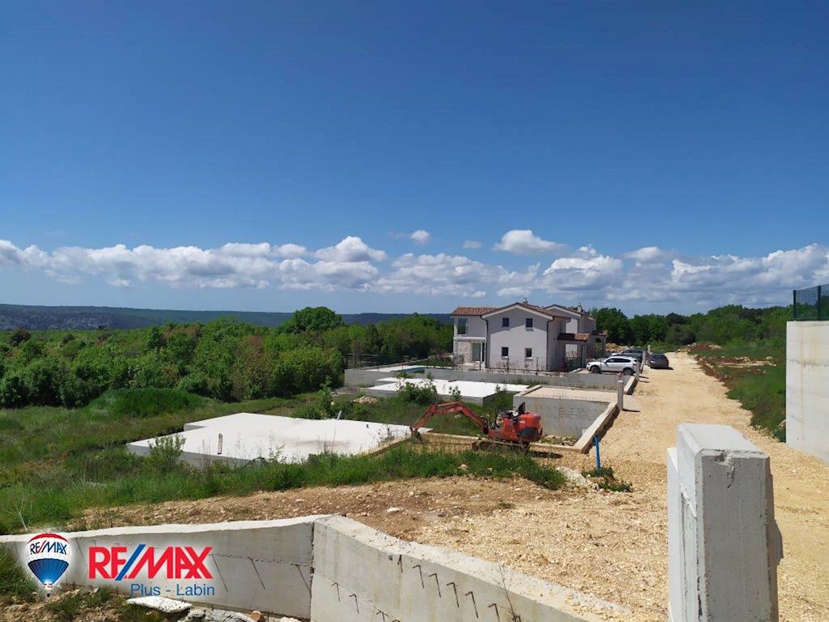 Cantiere Sveti Lovreč Labinski, Raša, 620m2