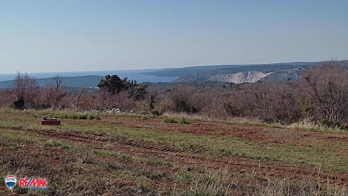 Terreni agricoli Stanišovi, Raša, 3.100m2