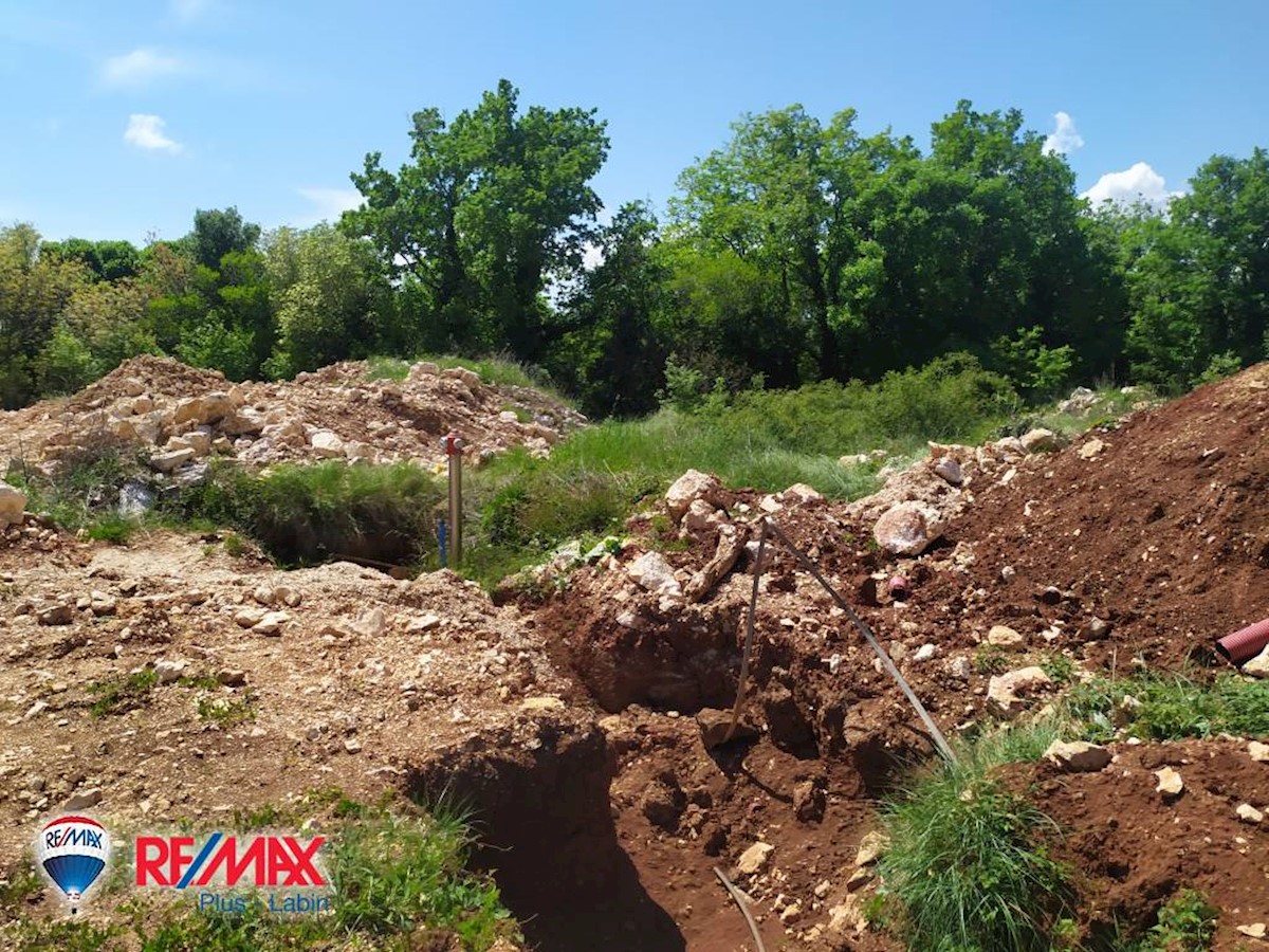 Cantiere Sveti Lovreč Labinski, Raša, 575m2