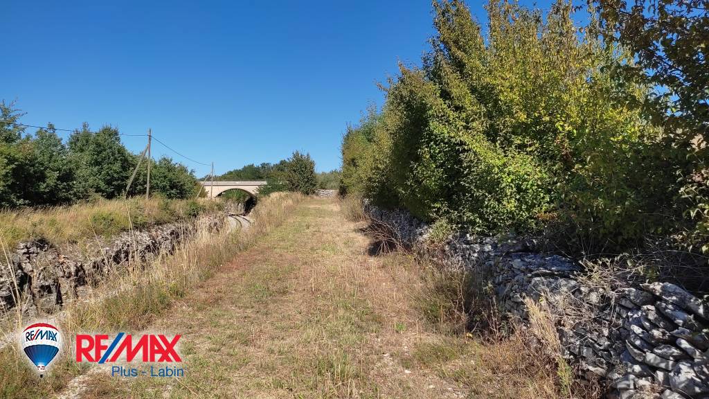 Cantiere Jurići, Žminj, 950m2