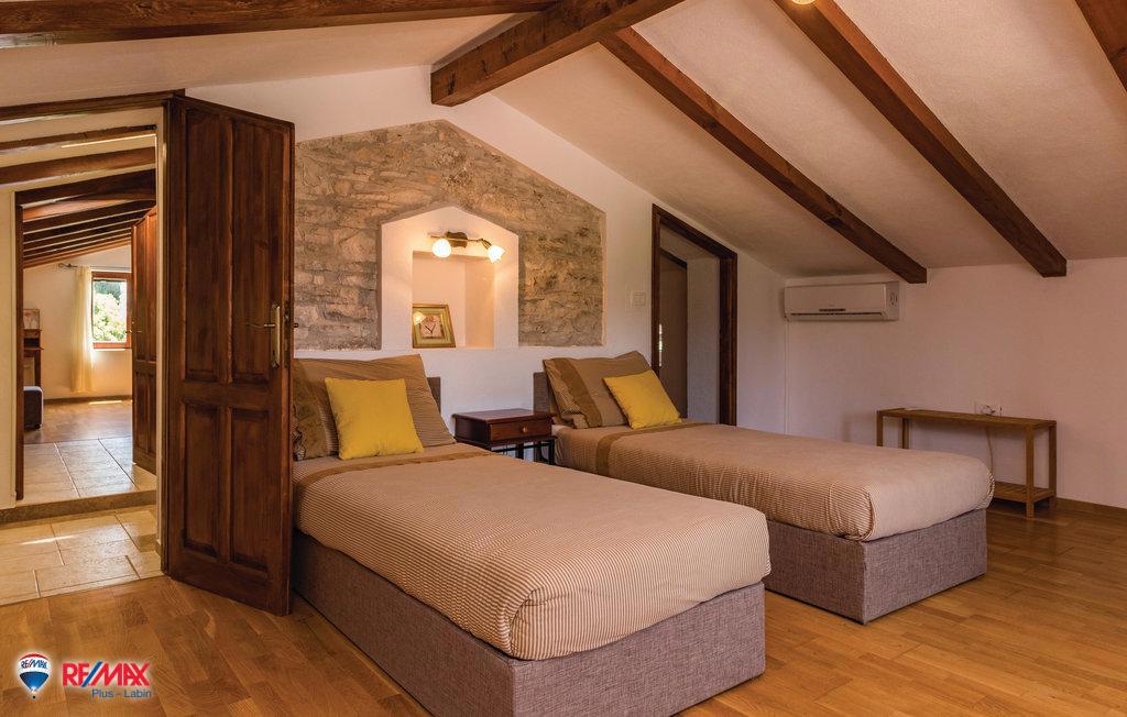 Casa Manjadvorci, Barban, 274,15m2