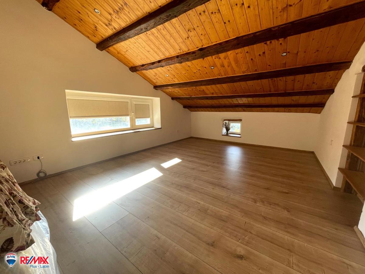 Casa Trget, Raša, 150m2