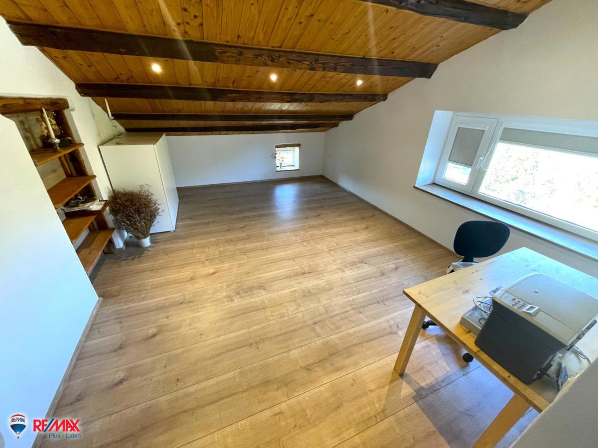 Casa Trget, Raša, 150m2