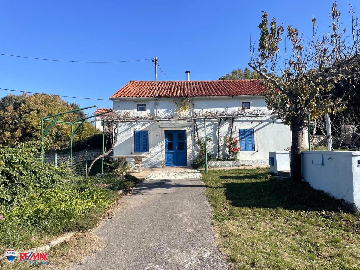 Casa Trget, Raša, 150m2