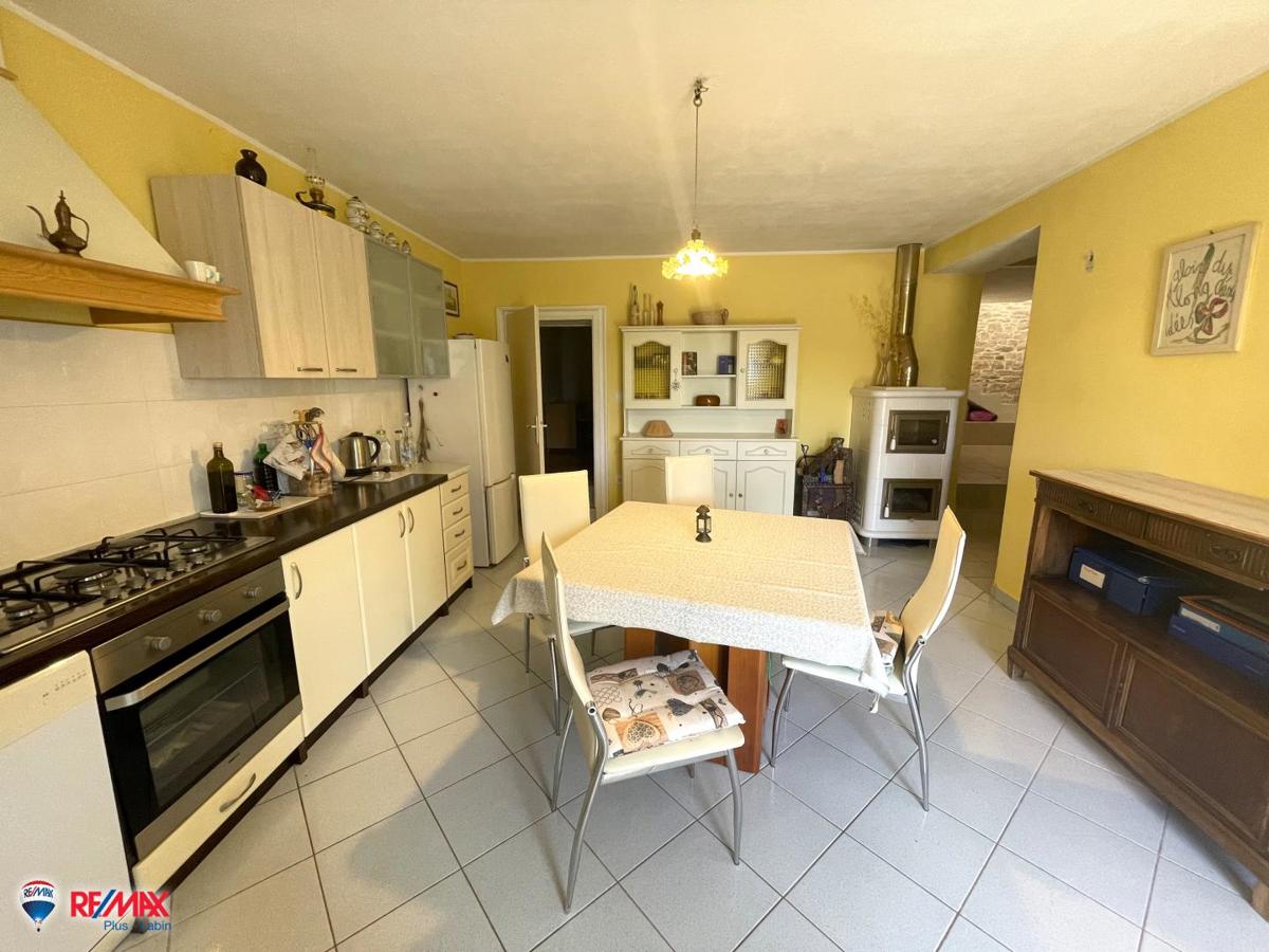 Casa Trget, Raša, 150m2