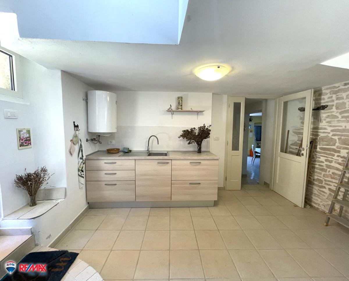 Casa Trget, Raša, 150m2