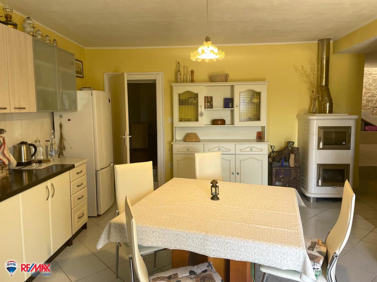 Casa Trget, Raša, 150m2