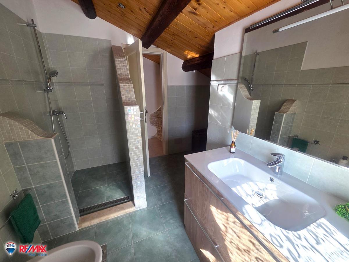 Casa Trget, Raša, 150m2