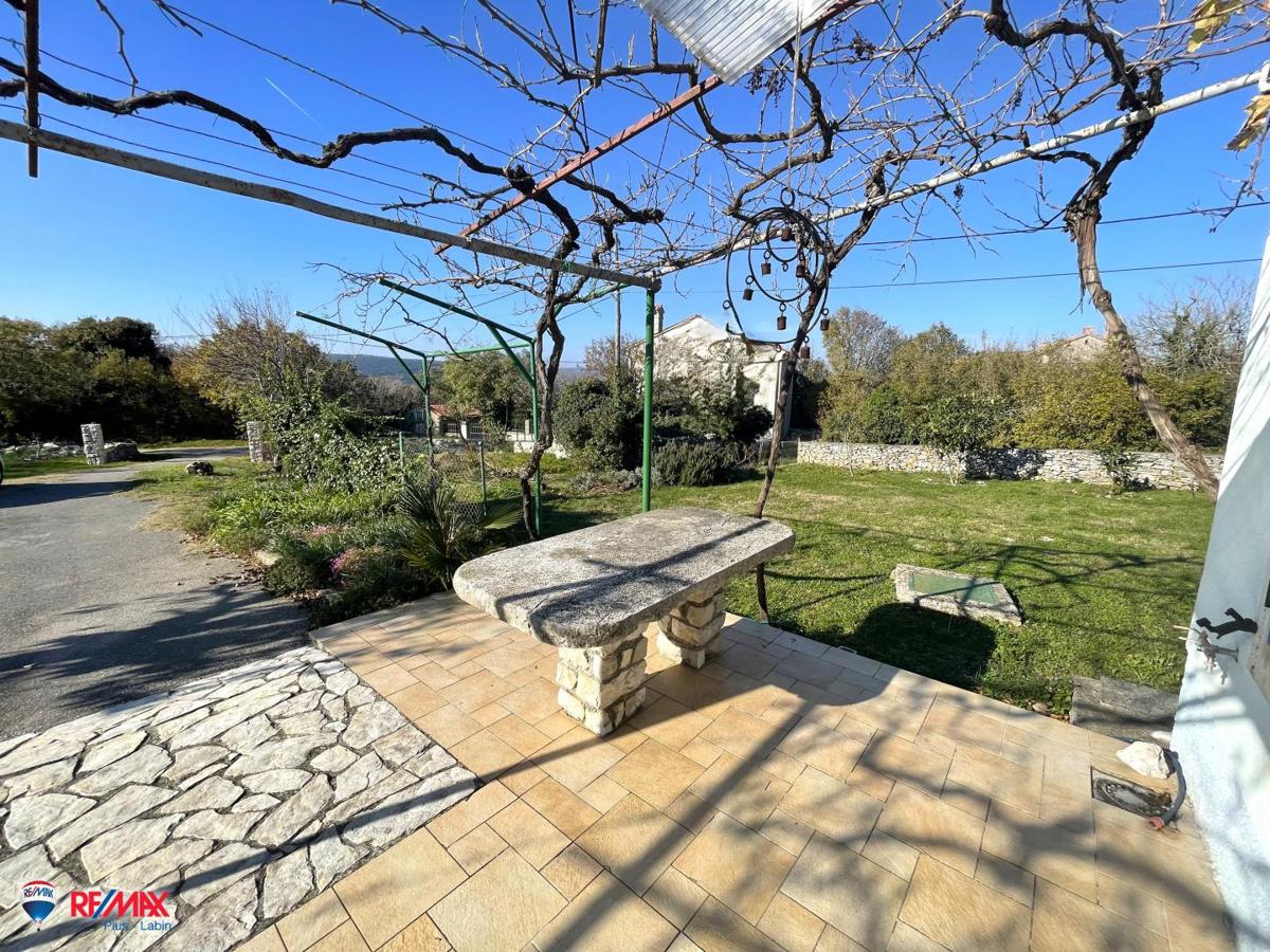 Casa Trget, Raša, 150m2