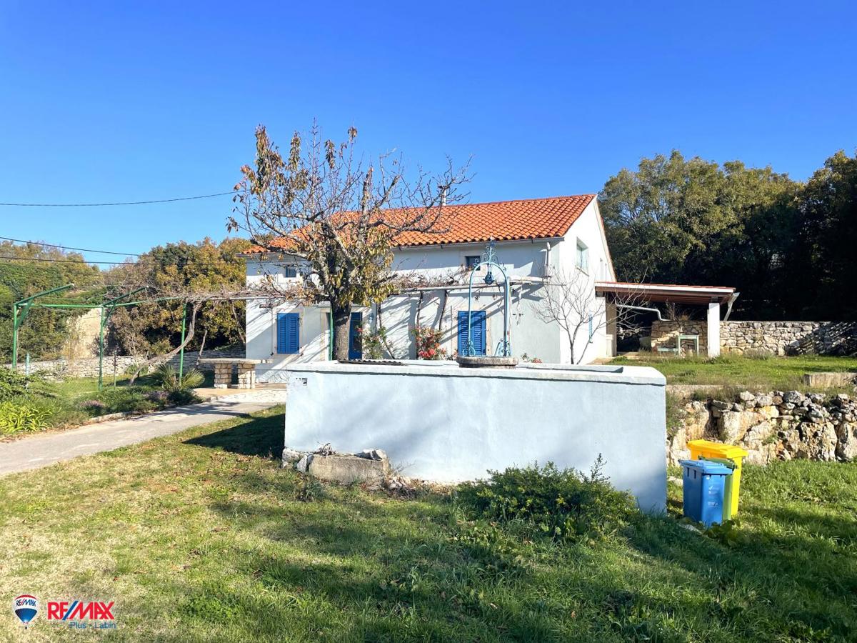 Casa Trget, Raša, 150m2