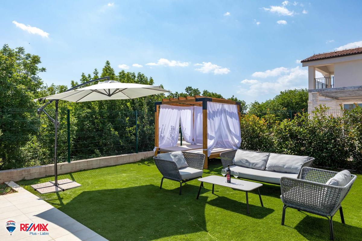 Villa Sveti Lovreč Labinski, Raša, 120m2