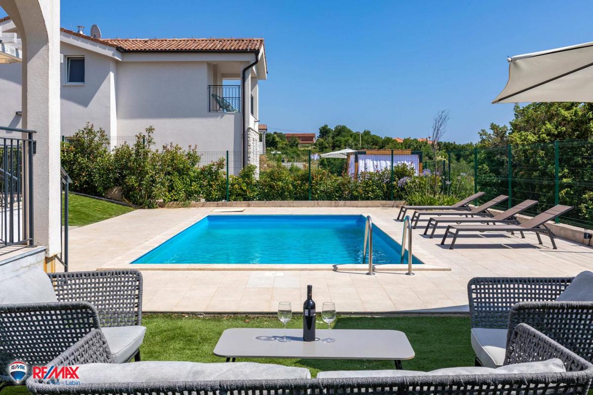 Villa Sveti Lovreč Labinski, Raša, 120m2