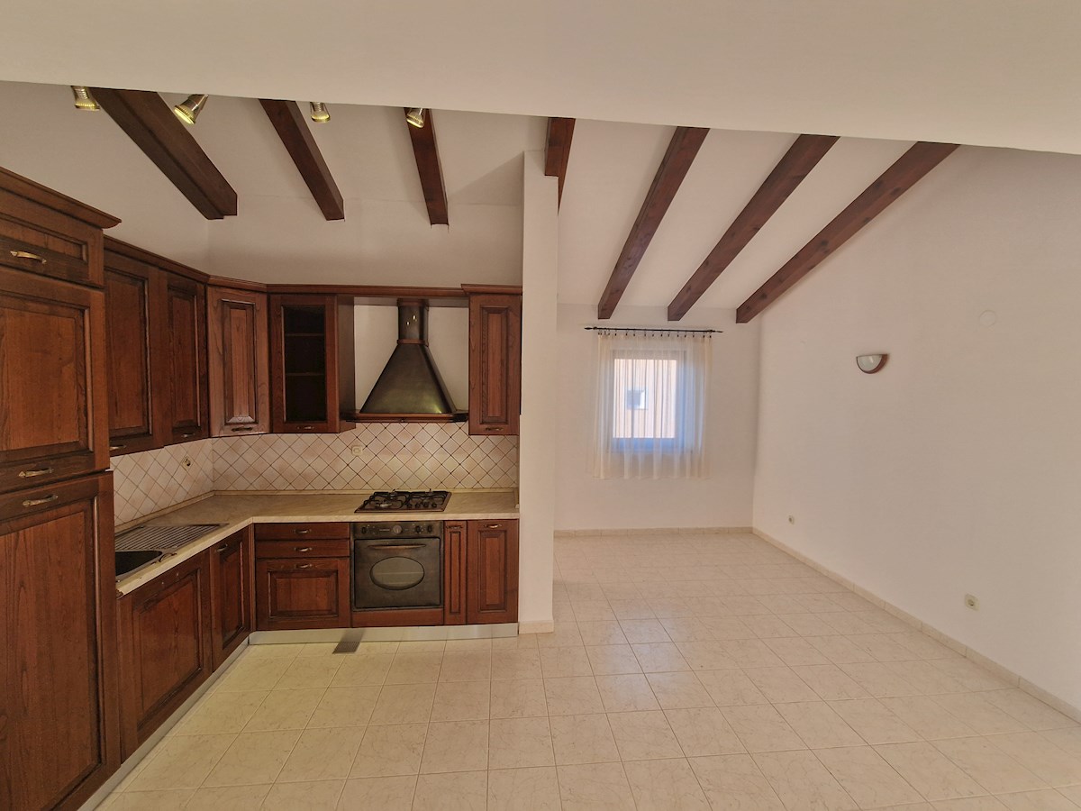 Immobili Istria, vendo appartamento, dintorni Novigrad-Cittanova