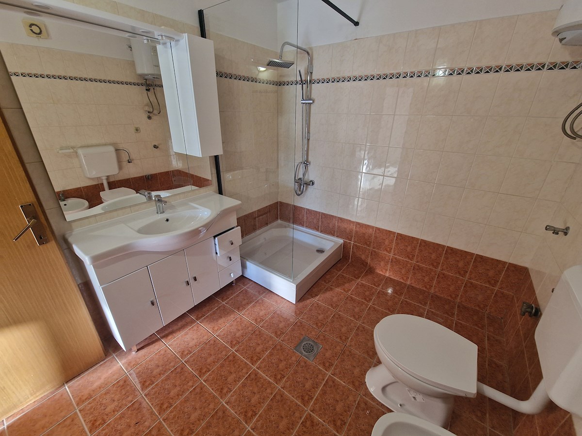 Immobili Istria, vendo appartamento, dintorni Novigrad-Cittanova