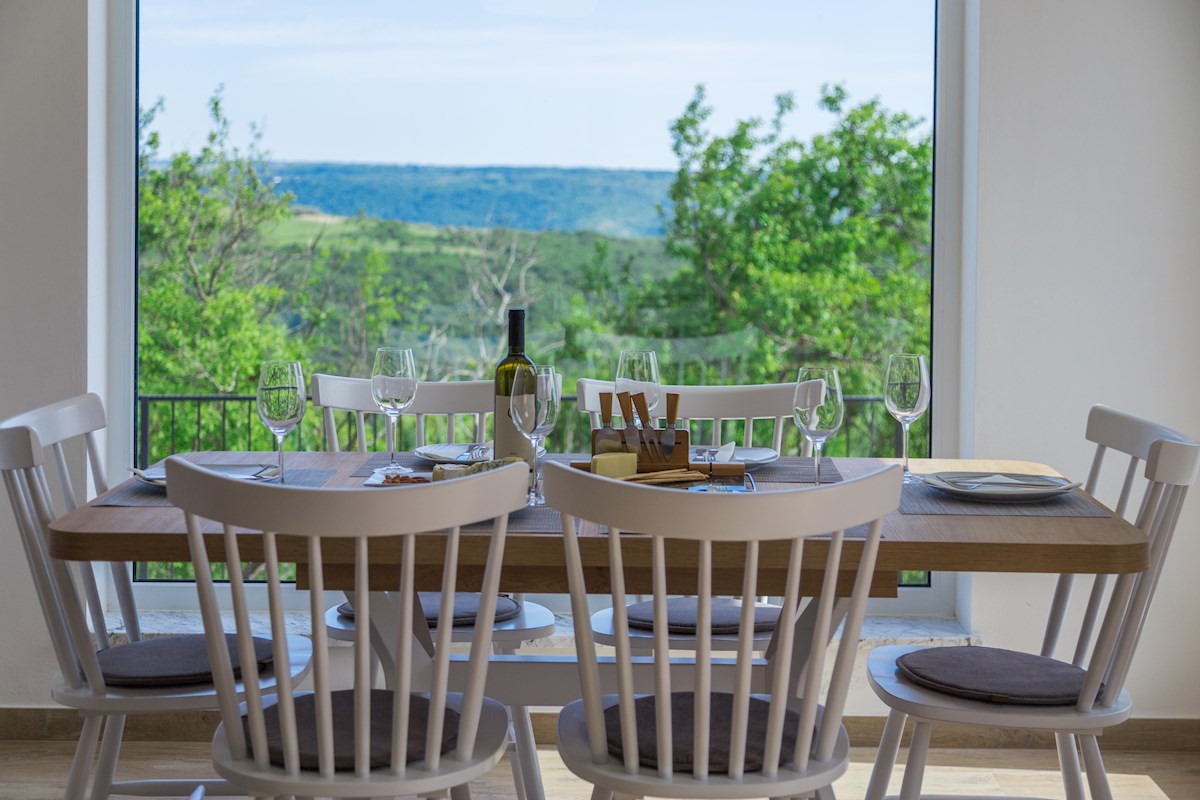 Immobili Istria, vendo casa con piscina, dintorni Buje - Buie