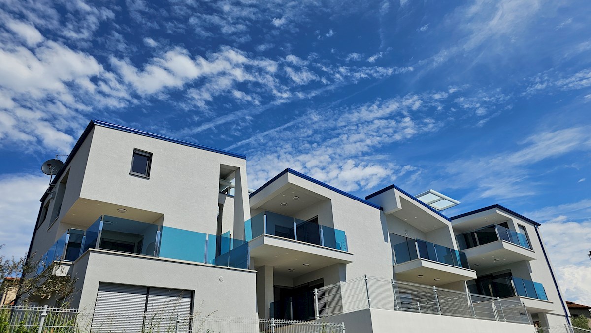 Immobili Istria, vendo apartamento moderno vicino il mare, dintorni Umag-Umago