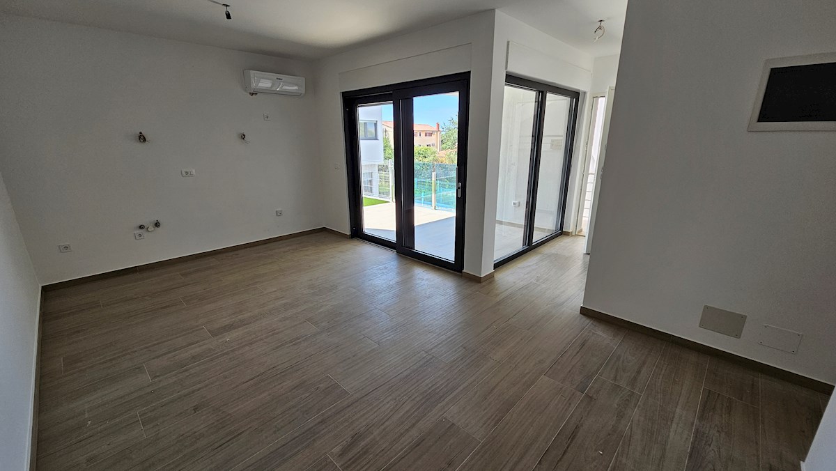 Immobili Istria, vendo apartamento moderno vicino il mare, dintorni Umag-Umago