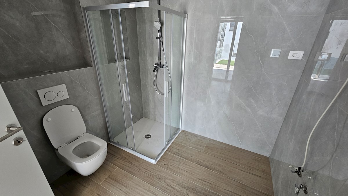 Immobili Istria, vendo apartamento moderno vicino il mare, dintorni Umag-Umago