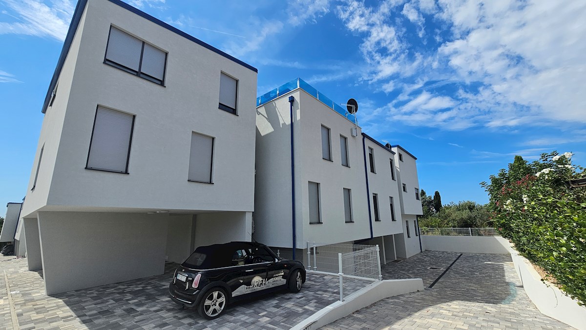 Immobili Istria, vendo apartamento moderno vicino il mare, dintorni Umag-Umago