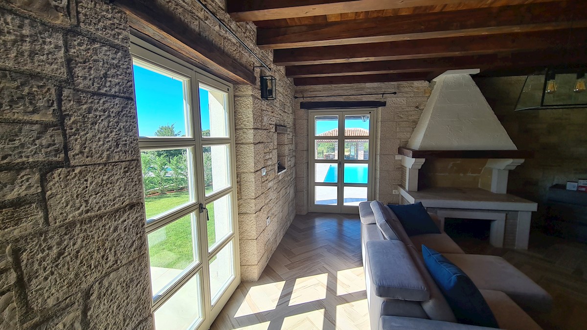 Immobili di lusso Istria, vendo casa di pietra, dintorni Poreč-Parenzo