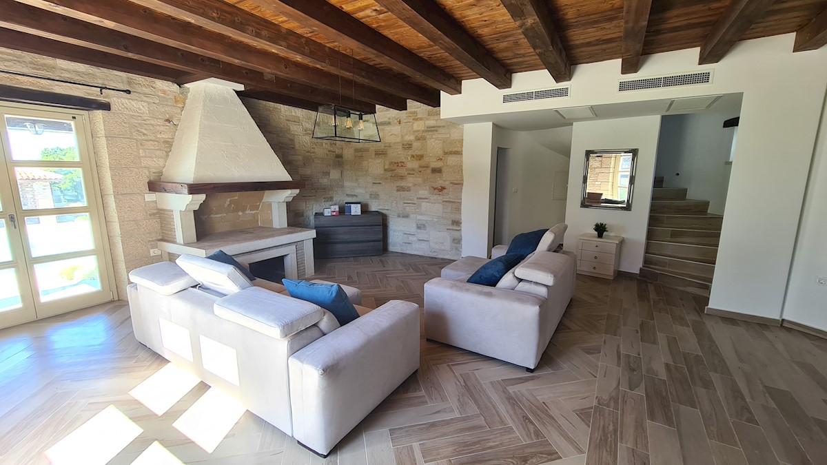 Immobili di lusso Istria, vendo casa di pietra, dintorni Poreč-Parenzo