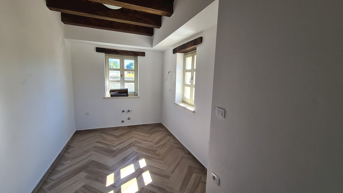 Immobili di lusso Istria, vendo casa di pietra, dintorni Poreč-Parenzo