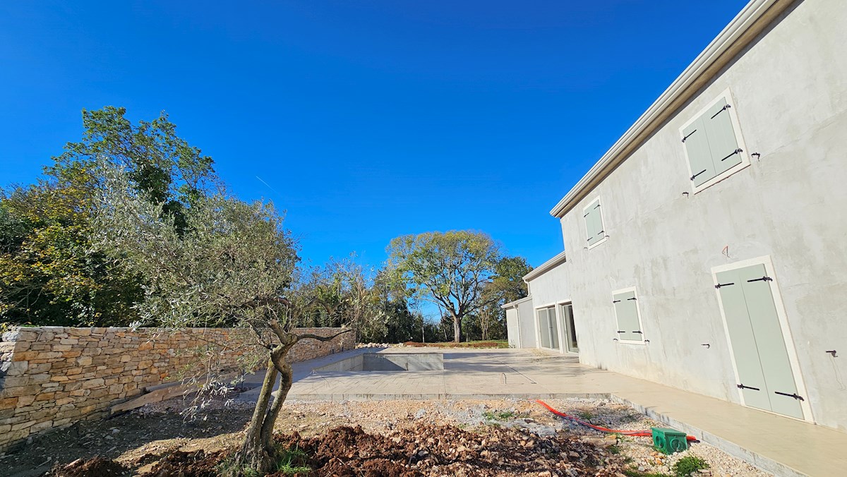 Immobili Istria, vendo casa con piscina, dintorni Buje-Buie