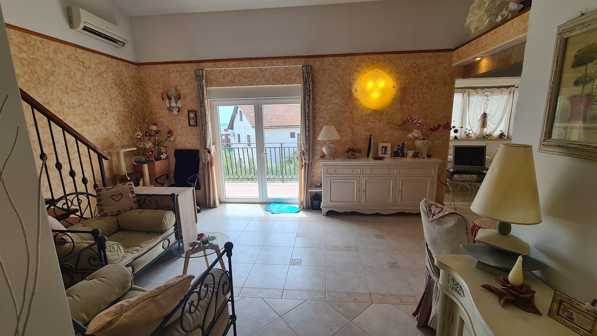 Immobili Istria, vendo appartamento con vista mare, Novigrad-Cittanova