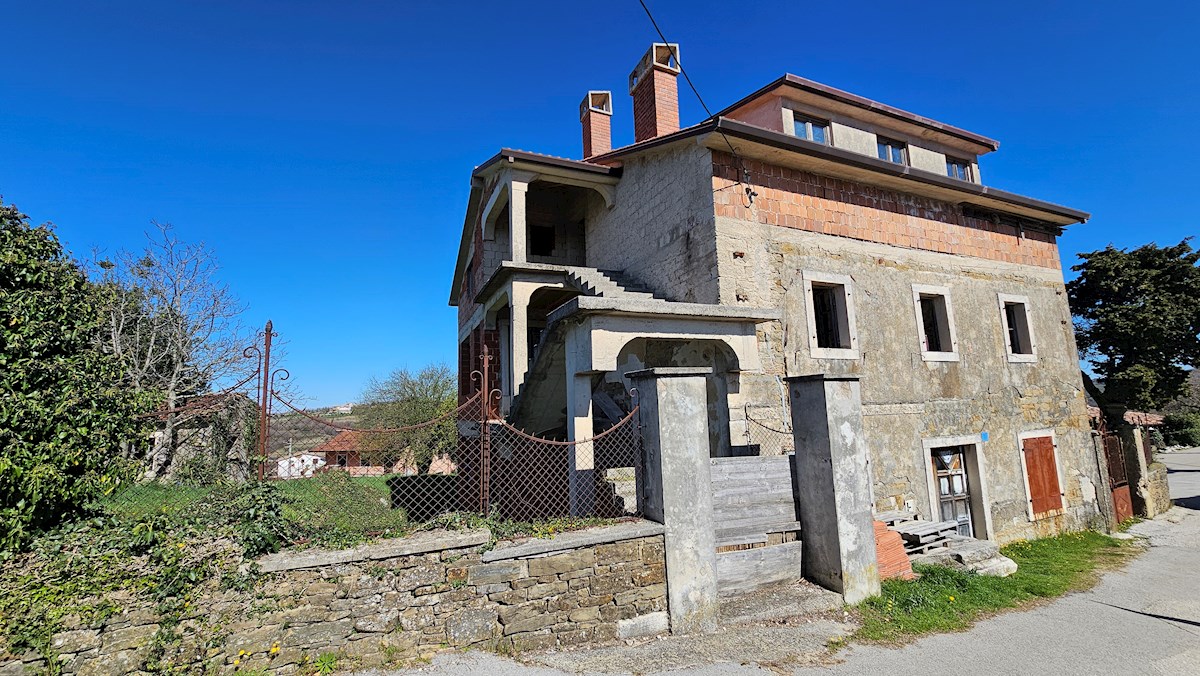 Immobili Istria, vendo casa di pietra, dintorni Buje-Buie