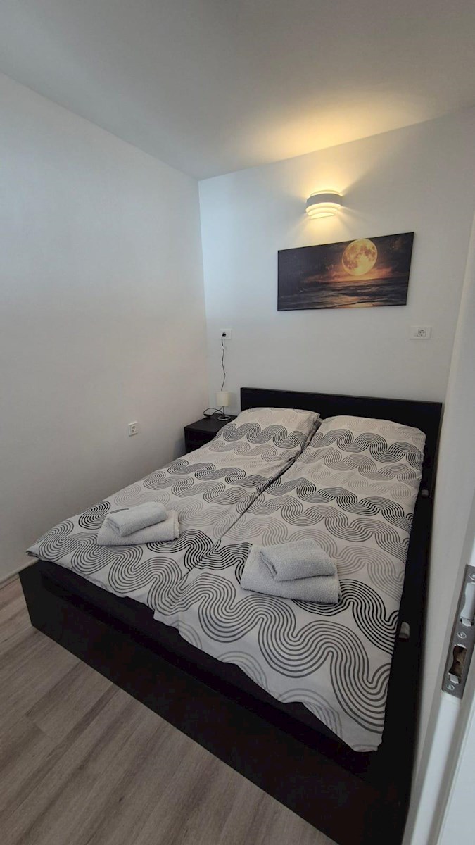 Immobili Istria, vendo appartamento, Novigrad, Mareda